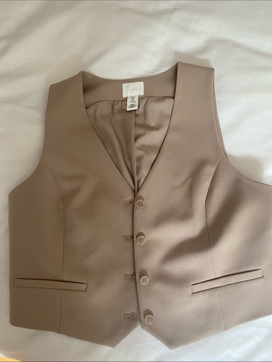 H&M Tops - H&M Neutral Taupe Buttoned Vest